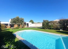 House for sale in L'HOUMEAU (17), 6 rooms - 173 m² - 1100 m² plot - 4 bedrooms, 1 office - Heated swimming pool - Double garage