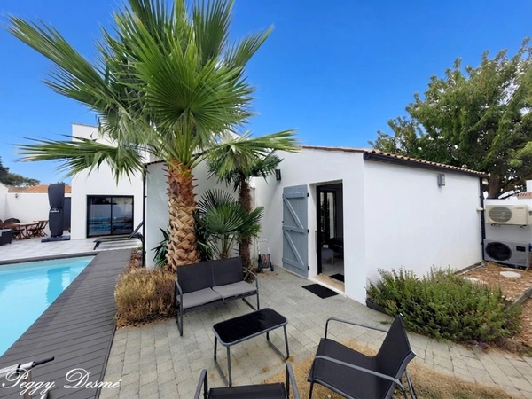 Maison à vendre 6 pièces VILLEDOUX (17) - Elégance et Confort aux portes de La Rochelle - 6 pièces - Piscine