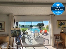 Maison à vendre 6 pièces SAINT ROGATIEN (17) - 152 m2 habitables - 4 chambres - 2 patios - Garage 41 m2 - Piscine - Jacuzzi