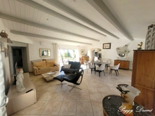 Maison à vendre 6 pièces SAINT ROGATIEN (17) - 152 m2 habitables - 4 chambres - 2 patios - Garage 41 m2 - Piscine - Jacuzzi
