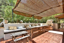 Property for sale south of AIX EN PROVENCE (13), 230 sqm on a 4,000 sqm plot, 6 bedrooms, garage, pool, jacuzzis, sauna