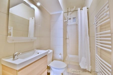 Renovated apartment for sale in Marseille 7th arrondissement (13), 3 rooms, 40 m², 50 m from the Catalans beach