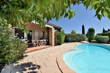 *** SOUS COMPROMIS *** Dpt Var (83), à vendre SANARY SUR MER - VILLA DE 175 m² SUR 1 400 m² - VUE PANORAMIQUE - PISCINE