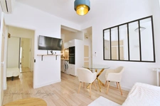 Renovated apartment for sale in Marseille 7th arrondissement (13), 3 rooms, 40 m², 50 m from the Catalans beach