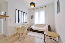 Renovated apartment for sale in Marseille 7th arrondissement (13), 3 rooms, 40 m², 50 m from the Catalans beach