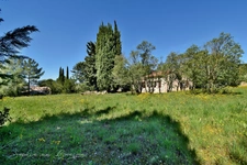 Land for sale EGUILLES (13), 2,800 sqm serviced, to build 1 or 2 houses