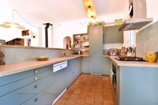 Maison à vendre 10 pièces EGUILLES (13), maison avec dépendances de 215 m², sur 3 230 m² avec piscine
