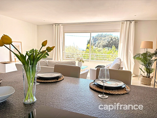 Appartement à vendre 6 pièces proche de LA CIOTAT (13) avec vue mer et jardin