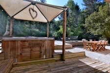 Property for sale south of AIX EN PROVENCE (13), 230 sqm on a 4,000 sqm plot, 6 bedrooms, garage, pool, jacuzzis, sauna