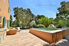Maison à vendre 10 pièces EGUILLES (13), maison avec dépendances de 215 m², sur 3 230 m² avec piscine
