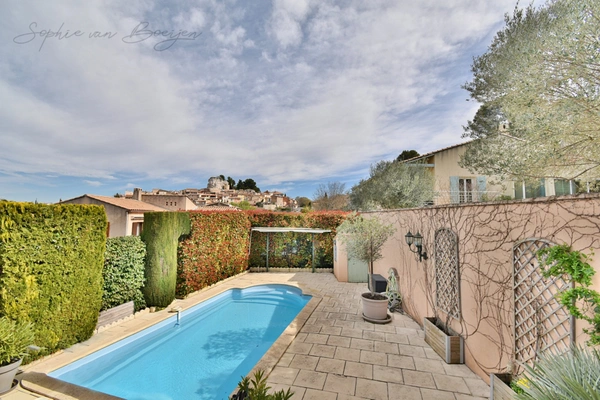 Maison à vendre à pied du village BOUC BEL AIR (13), vue nature, 160 m2, 5 chambres, piscine, jardin 500 m2, sous-sol