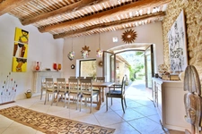 MAISON DE VILLAGE EN PIERRES du 19ème à vendre de 350m², 7 chambres, jardin, piscine, garage, proche de LOURMARIN
