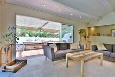 Property for sale south of AIX EN PROVENCE (13), 230 sqm on a 4,000 sqm plot, 6 bedrooms, garage, pool, jacuzzis, sauna