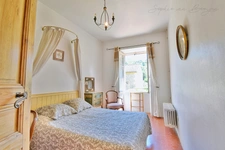 350 sqm 19TH CENTURY STONE-BUILT VILLAGE HOUSE for sale, 7 bedrooms, garden, swimming pool, garage, near LOURMARIN