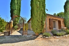 Maison à vendre 10 pièces EGUILLES (13), maison avec dépendances de 215 m², sur 3 230 m² avec piscine