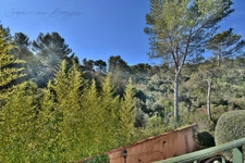House for sale within walking distance of Bouc-Bel-Air village (13), nature views, 160 m2, 5 bedrooms, pool, 500 m2 garden, basement