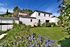 Maison à vendre 7 pièces à 20mn au sud d'AIX EN PROVENCE (13), 170 m2 sur 1 200 m2, vue Sainte Victoire, piscine