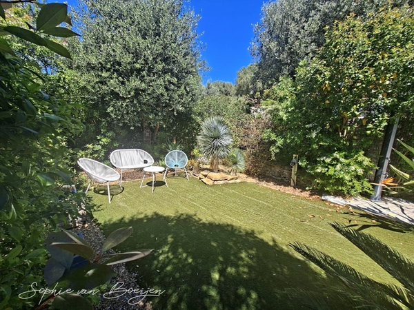 Appartement à vendre 6 pièces proche de LA CIOTAT (13) avec vue mer et jardin