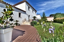 Maison à vendre 7 pièces à 20mn au sud d'AIX EN PROVENCE (13), 170 m2 sur 1 200 m2, vue Sainte Victoire, piscine