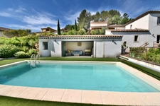 House for sale 7 rooms 20 minutes south of AIX EN PROVENCE (13), 150 m2 + 20 m2 converted pool house on 1,200 m2, view of Sainte Victoire, pool