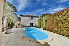 Maison à vendre à pied du village BOUC BEL AIR (13), vue nature, 160 m2, 5 chambres, piscine, jardin 500 m2, sous-sol