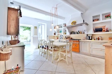 350 sqm 19TH CENTURY STONE-BUILT VILLAGE HOUSE for sale, 7 bedrooms, garden, swimming pool, garage, in the Aix-en-Provence countryside