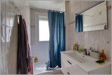 T4 traversant 78 m² – 3 chambres – Balcon – Vue dégagée sur les massifs – DPE C