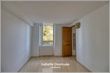 Maison familiale 4 chambres avec cour et stationnement – Proche gare – Tullins 