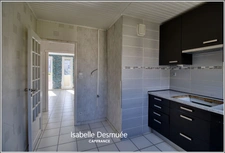 T4 traversant 78 m² – 3 chambres – Balcon – Vue dégagée sur les massifs – DPE C