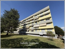 T4 traversant 78 m² – 3 chambres – Balcon – Vue dégagée sur les massifs – DPE C