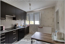 T4 traversant 78 m² – 3 chambres – Balcon – Vue dégagée sur les massifs – DPE C