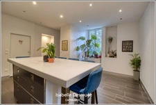 Maison familiale 4 chambres avec cour et stationnement – Proche gare – Tullins 