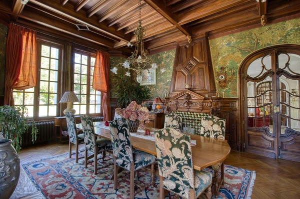 À Vendre - Magnifique Château Néo-Renaissance au Cœur du Pays Vert, Cantal