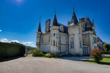 À Vendre - Magnifique Château Néo-Renaissance au Cœur du Pays Vert, Cantal
