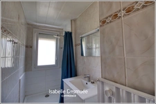 T4 traversant 78 m² – 3 chambres – Balcon – Vue dégagée sur les massifs – DPE C