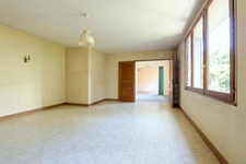 Maison de 144 m² à vendre. 8 pièces dont 5 chambres située coteaux est d'EPERNAY (51)
