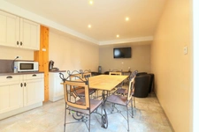 Dpt Marne (51), à vendre BISSEUIL Un ensemble de 4 gîtes en excellent état dont 12 chambres. Avec terrain et petite salle.