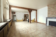 Murs libres d'un LOCAL COMMERCIAL à vendre centre ville rue Eugène LEDUC à LAON (02)