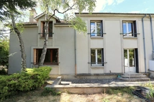 Maison de 144 m² à vendre. 8 pièces dont 5 chambres située coteaux est d'EPERNAY (51)
