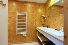 Dpt Marne (51), à vendre BISSEUIL Un ensemble de 4 gîtes en excellent état dont 12 chambres. Avec terrain et petite salle.