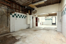 Murs libres d'un LOCAL COMMERCIAL à vendre centre ville rue Eugène LEDUC à LAON (02)