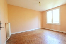 Maison de 144 m² à vendre. 8 pièces dont 5 chambres située coteaux est d'EPERNAY (51)