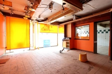 Murs libres d'un LOCAL COMMERCIAL à vendre centre ville rue Eugène LEDUC à LAON (02)