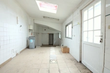 Murs libres d'un LOCAL COMMERCIAL à vendre centre ville rue Eugène LEDUC à LAON (02)