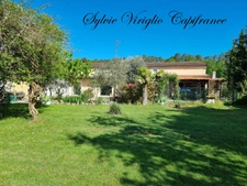 Maison de plain-pied - 5 pièces - 3 chambres - SAINT PIERRE D'EYRAUD (24) - Terrain 35251 m²