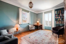 Appartement de 212m² avec terrasse et jardin. 
