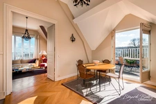 Appartement de 212m² avec terrasse et jardin. 