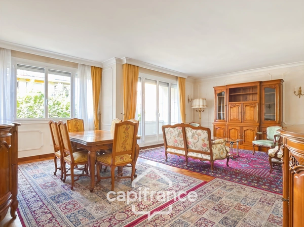 Appartement spacieux quartier Saint-James