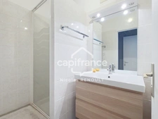 Appartement spacieux avec cave & parking