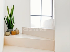 Maison familiale contemporaine avec jardin